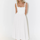 Grace | Robe midi fluide avec décolleté carré