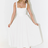 Grace | Robe midi fluide avec décolleté carré