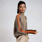 Birgit | Pull à col montant avec des rayures saisissantes