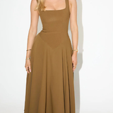Grace | Robe midi fluide avec décolleté carré