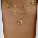 Collier Doré Superposé avec Pendentif